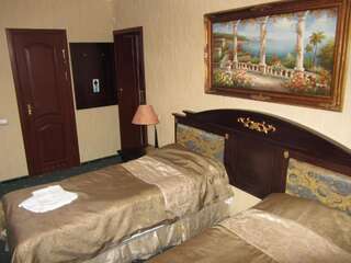 Апарт-отель Вилла Ланвиль Светлогорск Двухместный номер с 2 отдельными кроватями и ванной комнатой-1