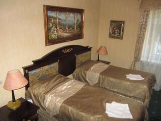 Апарт-отель Вилла Ланвиль Светлогорск Двухместный номер с 2 отдельными кроватями и ванной комнатой-3